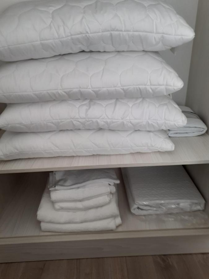 Sara Apartman Livezeni  Εξωτερικό φωτογραφία